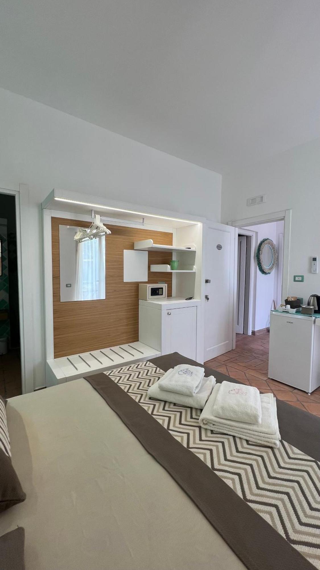 Rooms Apartaments Santa Teresa Capo Testa Exterior foto